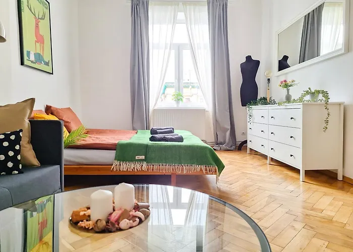 Beautiful And Spacious Apartment 69M2 For 5 Guests Next To Florian\'S Gate