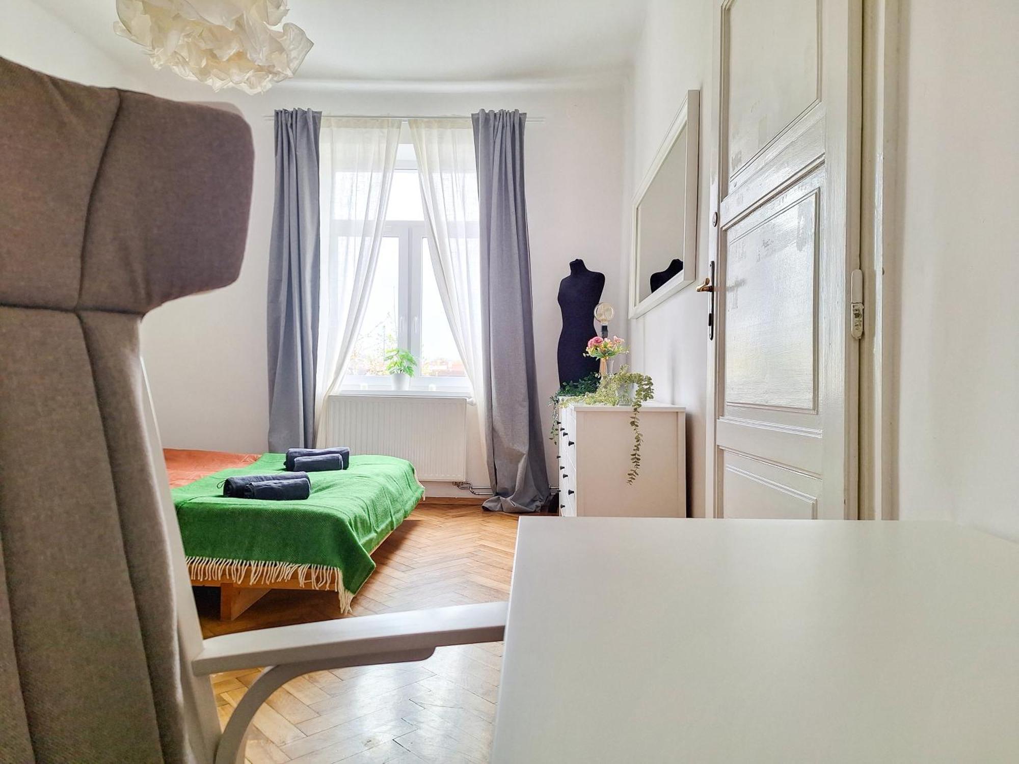 Beautiful And Spacious 69m2 For 5 Guests Next To Florian's Gate Leilighet